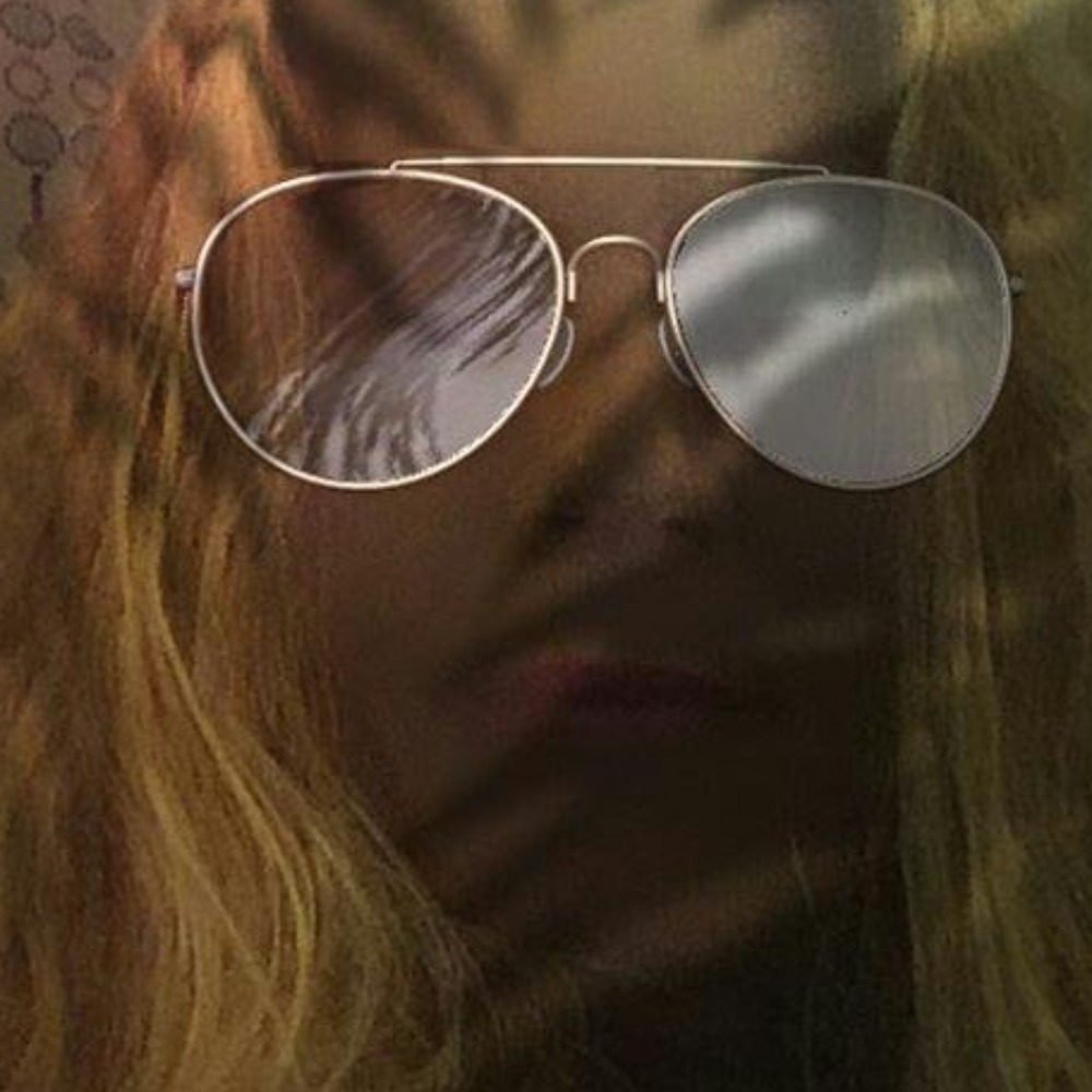 Meet your Posher, Janine